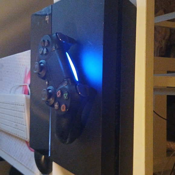 Ps4 trading for xbox series s - Picture 3 of 4